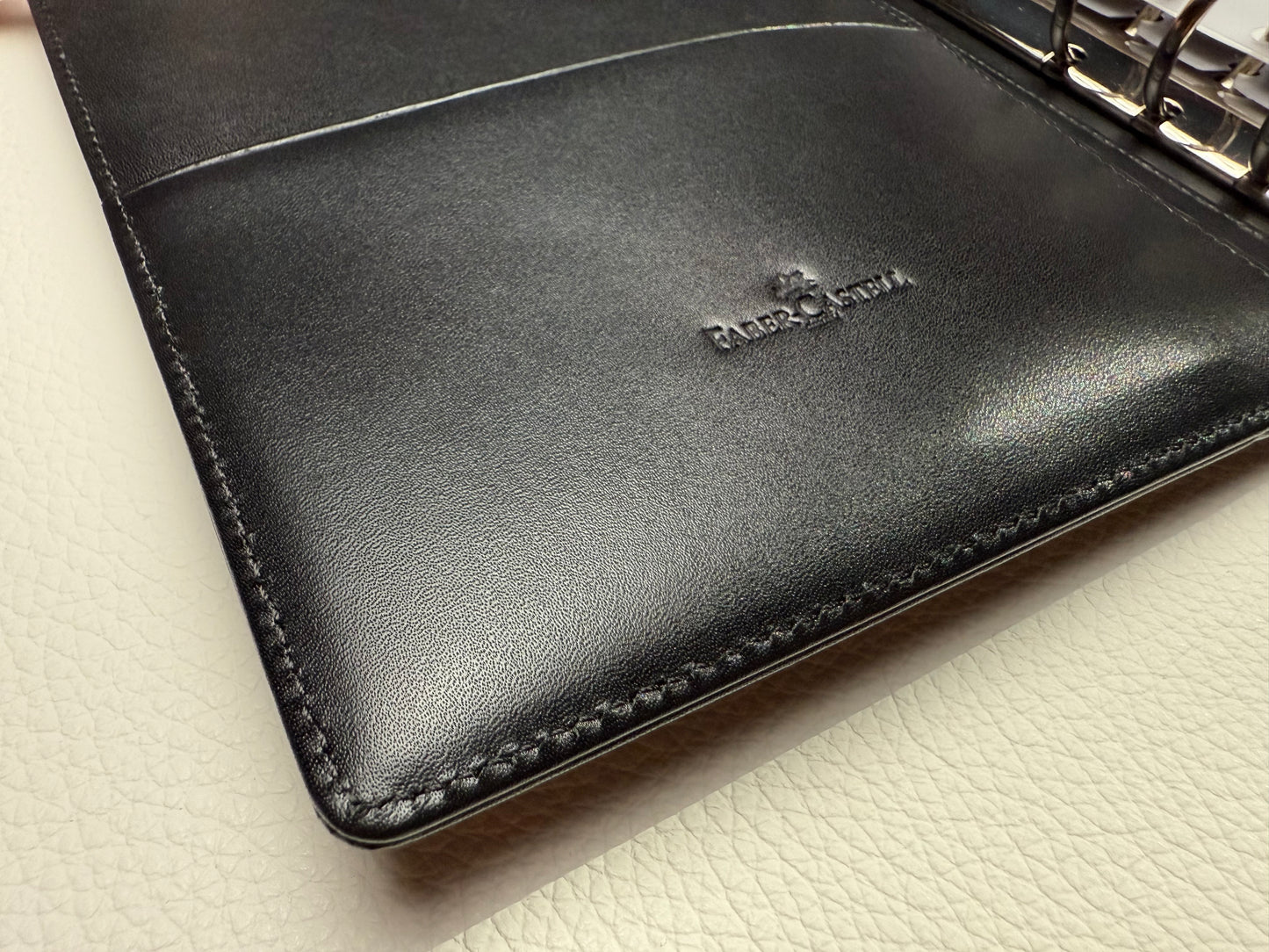 Exklusives Einzelstück: Graf von Faber-Castell Ringbuch Personal-Größe