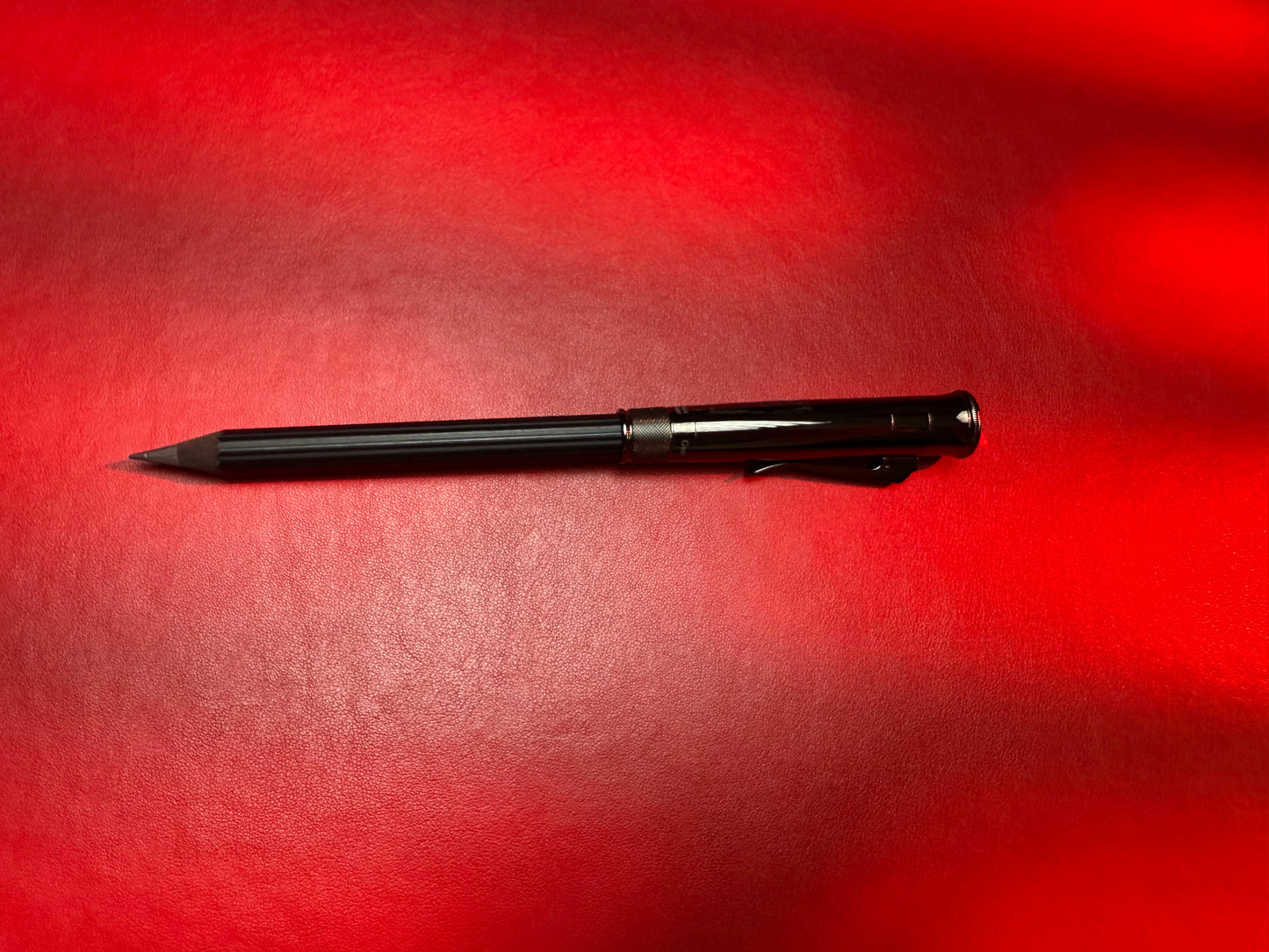 Einzelstück: Graf von Faber-Castell Perfekter Bleistift Magnum Black Edition